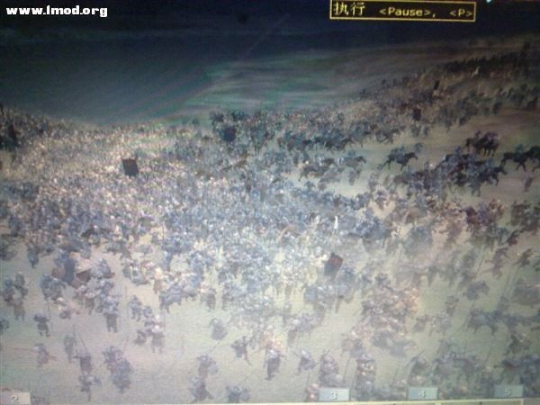 最辉煌的一战   桥口有如春运一般的拥堵.jpg