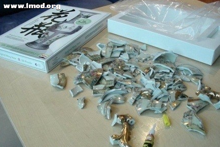 今天买了最新出品的3D立体拼图… …打开有被骗的感觉，求鉴定….png.png