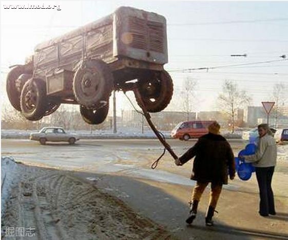 这样的气球太拉风了 ！我乍一看还以为是PS的估计在人多的地方突然下来的话.jpg.jpg