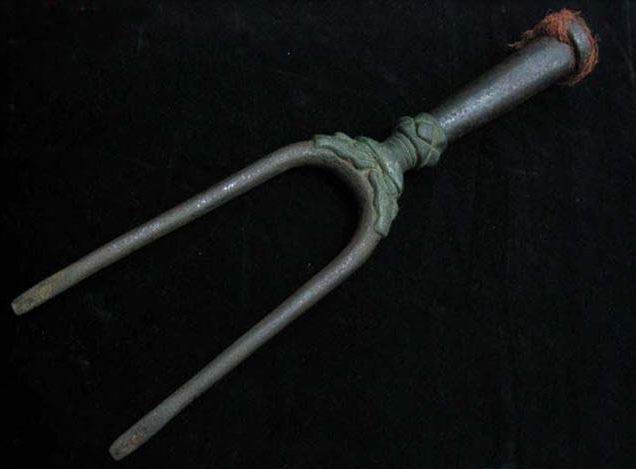 叉，传为鱼叉演变而来的兵器.jpg