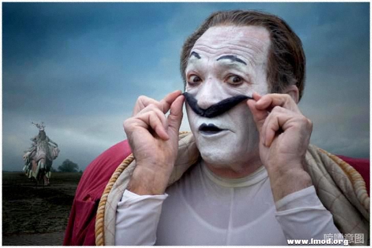 当人以自己身份说话的时候，便越不是自己。给他一个面具，他就会告诉你事实。    ——.jpg