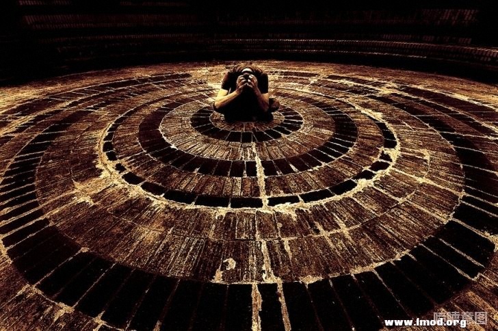 任何宗教都试图解决内心的忧患，所以如若一直在寻找内心的确认，也是修行。     ——.jpg