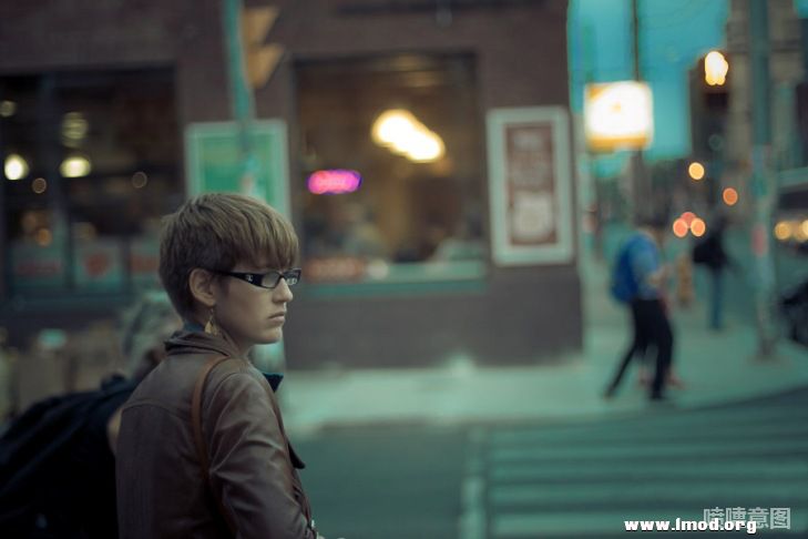 如果看不清自己，就看看身边的人。你只是你周围的事物。         ——《亲爱的野兽先.jpg