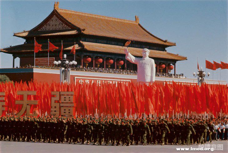 忠诚可以简练地定义为对不可能的情况的一种不合逻辑的信仰。        ——门肯.jpg.jpg