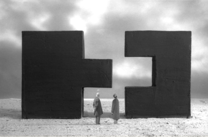 很多时候，人与人深入的关系，并不是出于爱，仅仅是出于自己的需要。    ——卓伊·海.jpg