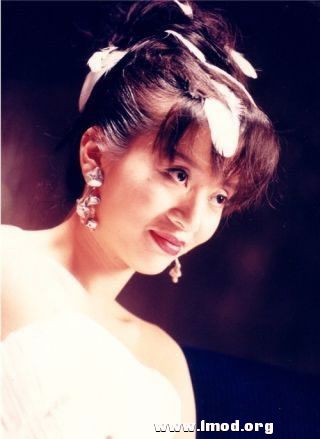 2003年12月30日 (癸未年腊月初八)，香港娱乐圈“梅姐”梅艳芳病逝。.jpg.jpg