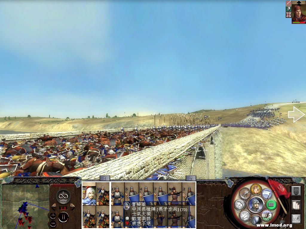 活着的士兵踩着死尸过桥