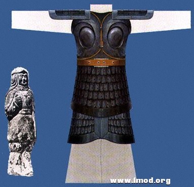 南北朝时期明光铠--魏晋北朝时期的铠甲主要有筩袖铠两、裆铠和明光铠。“明光铠”一词的来源，据说与胸前和 ...