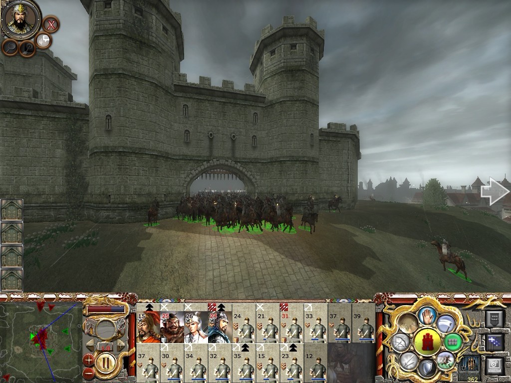 城堡没关门，冲进去！