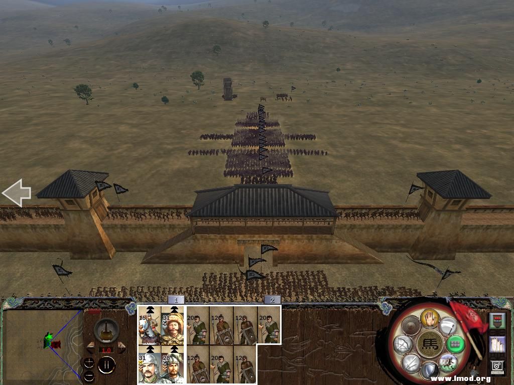 看！像抬着棺材进攻一样！