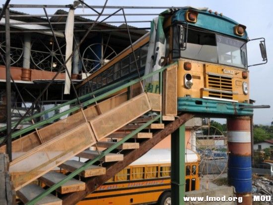 巴士房屋（洪都拉斯 埃尔普罗格雷索）.jpg