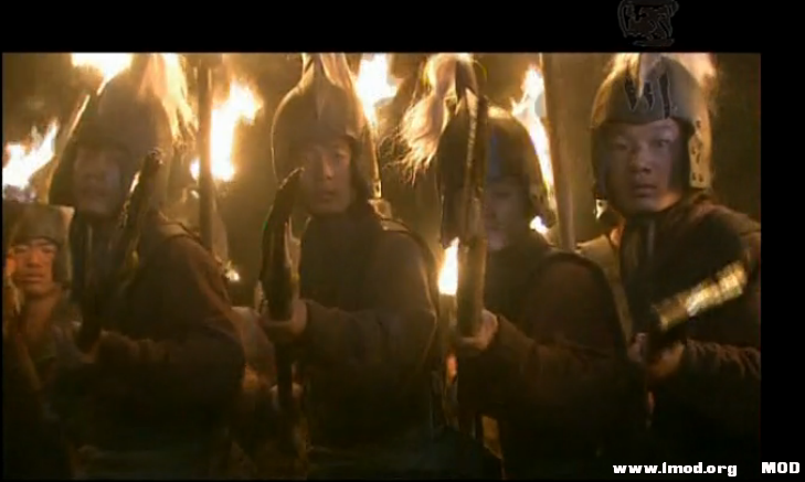 手刚动一下就吓的敌军后退