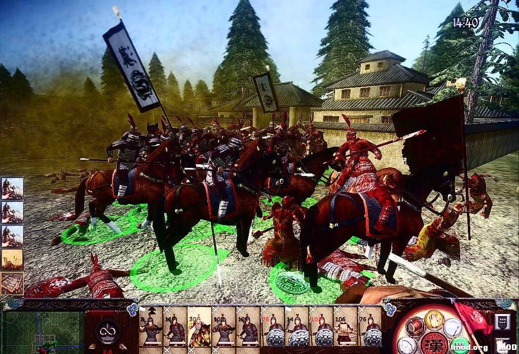 我护卫辩辩天子的部队冒着敌人的瓦斯奋力突围。